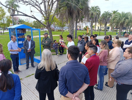 El pasado viernes se inauguró la biblioteca al paso “La Casita de los Libros”  
